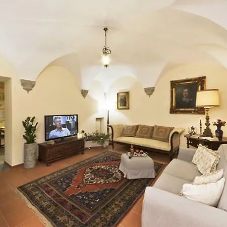 Apartment Via Dei Fossi Florence
