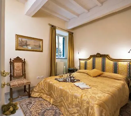 Via Dei Fossi Apartment