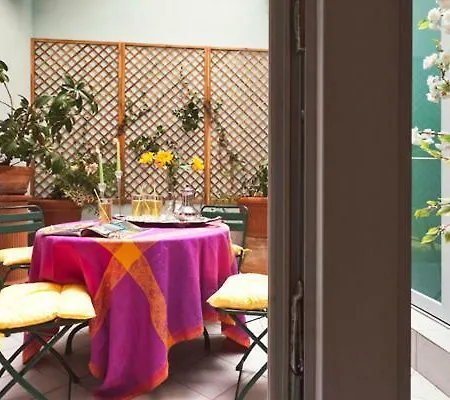 شقة Via Dei Fossi فلورنس