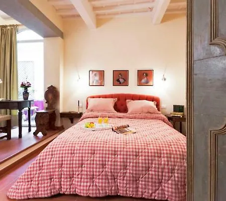 Via Dei Fossi Apartament Florencja